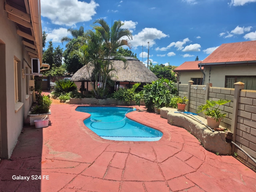 3 Bedroom Property for Sale in Geelhoutpark North West